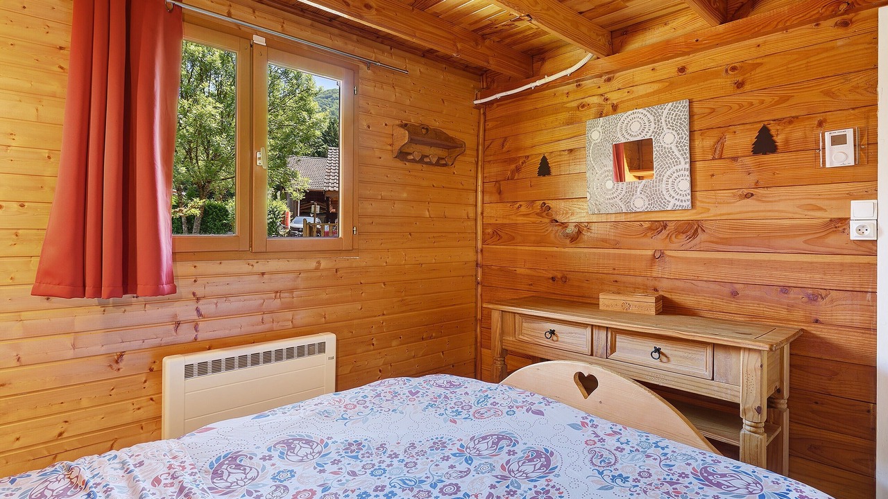 Photo of Bedroom in Vaulnaveys-le-Bas