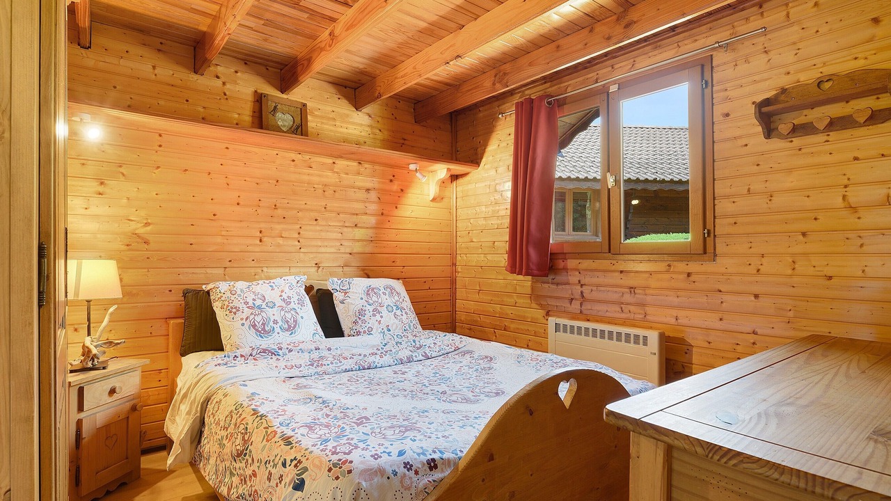 Photo of Bedroom in Vaulnaveys-le-Bas