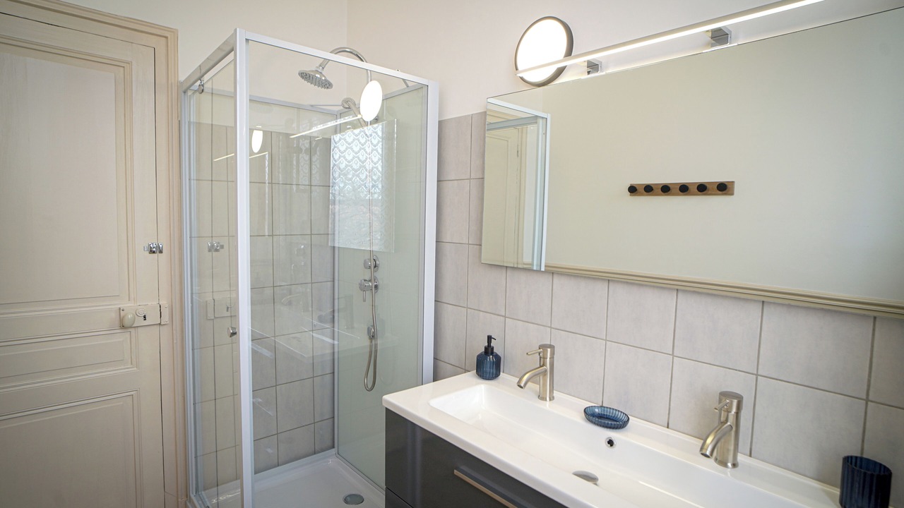 Photo of Bathroom in Leugny
