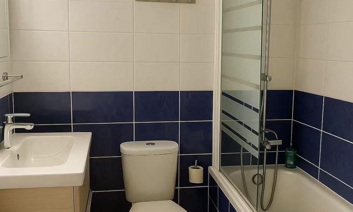 Photo of Bathroom in Bretigny-sur-Orge