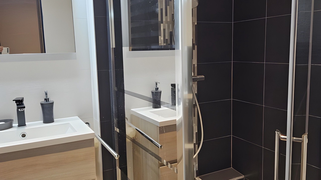 Photo of Bathroom in Longvilliers