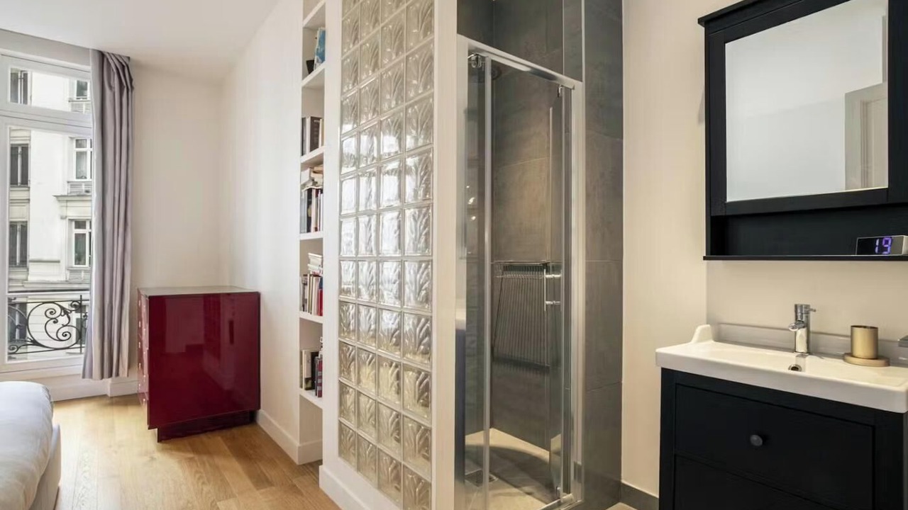 Photo of Bathroom in Notre-Dame-des-Champs