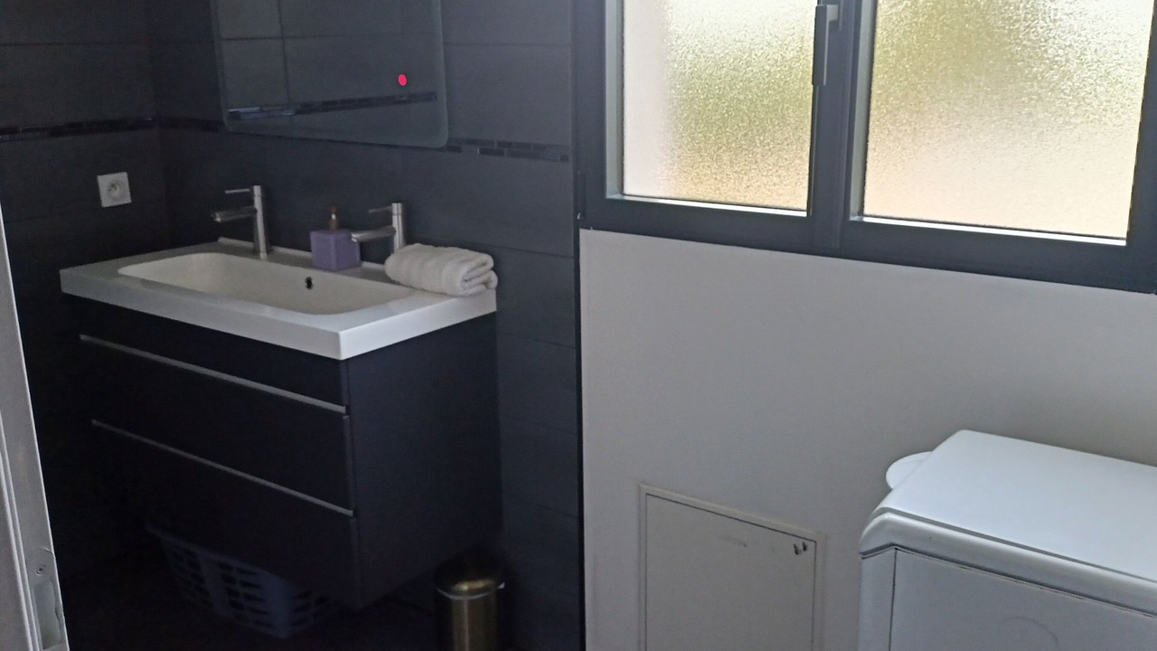 Photo of Bathroom in Valaurie