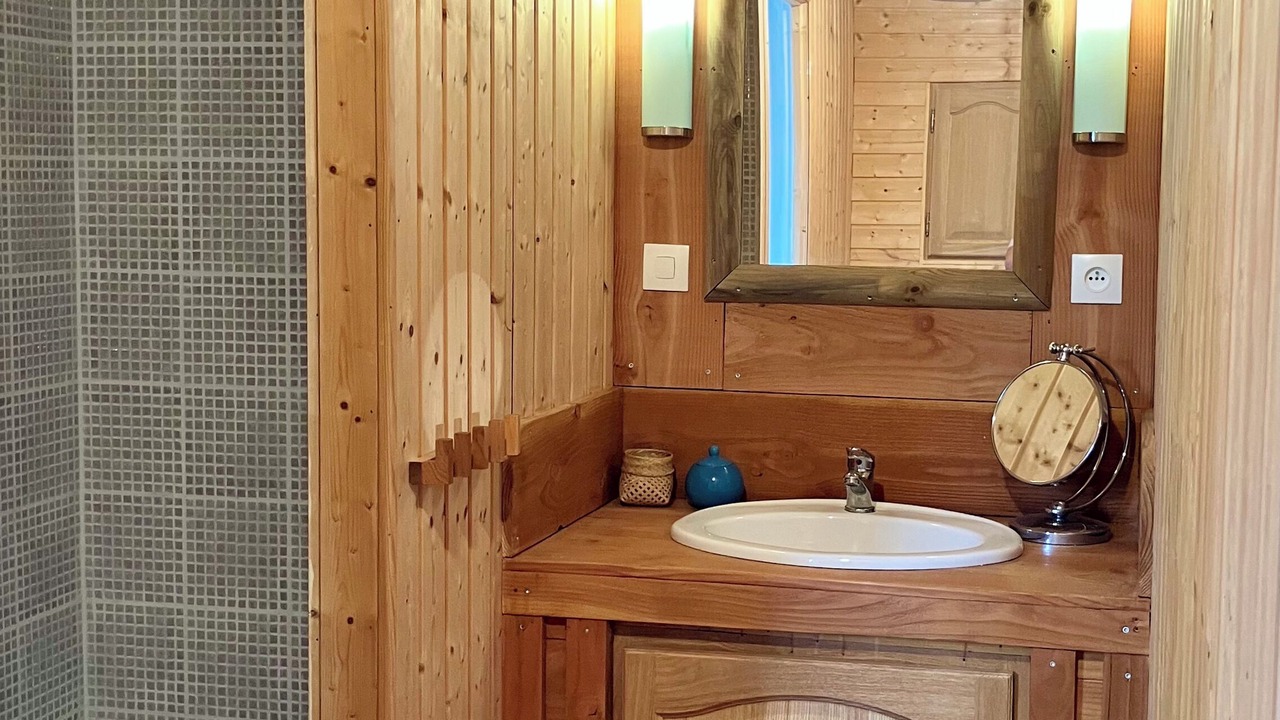 Photo of Bathroom in Saint-Honore-les-Bains