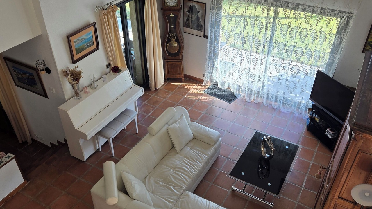 Photo of Livingroom in Genissieux