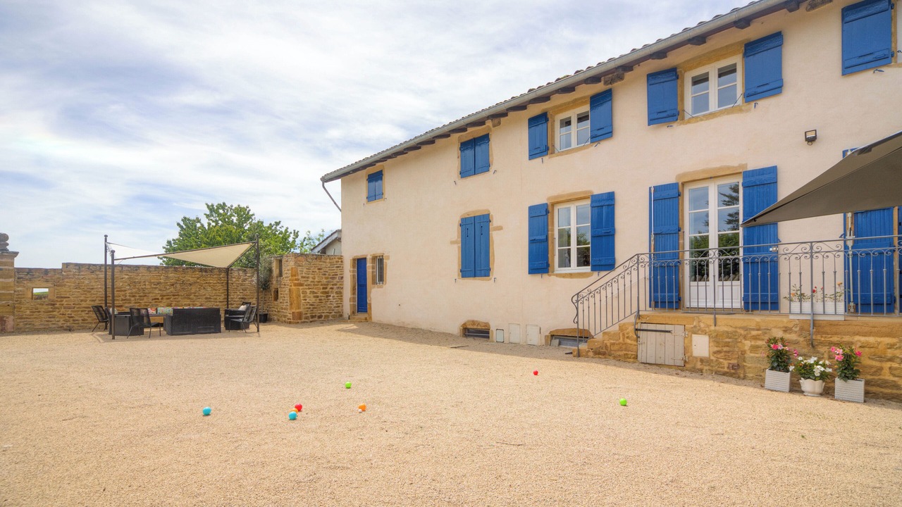 Photo of Outdoor in Vinzelles
