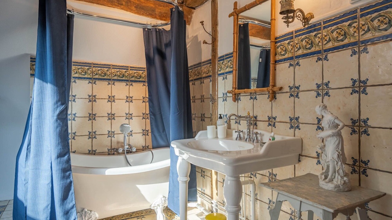 Photo of Bathroom in Curtil-Vergy