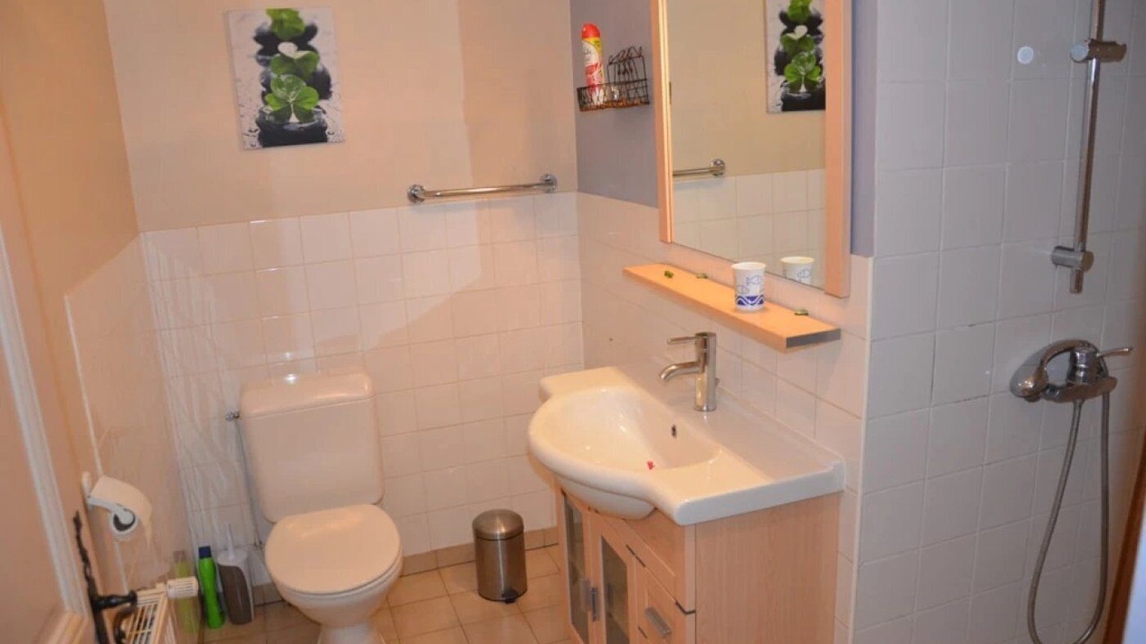 Photo of Bathroom in Plats