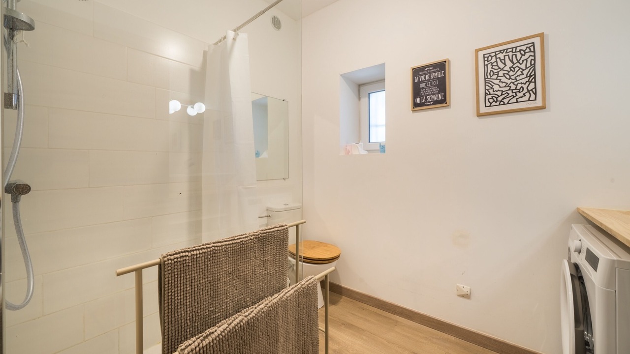 Photo of Bathroom in Saint-Marcel-d'Aredeche
