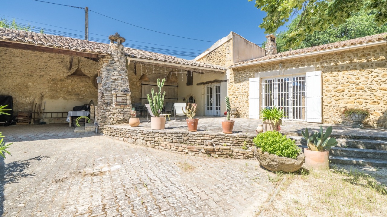 Photo of Patio Balcony in Saint-Marcel-d'Aredeche