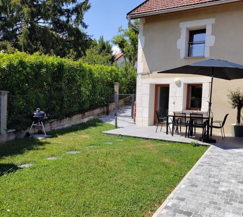 Photo of Outdoor in Leaz