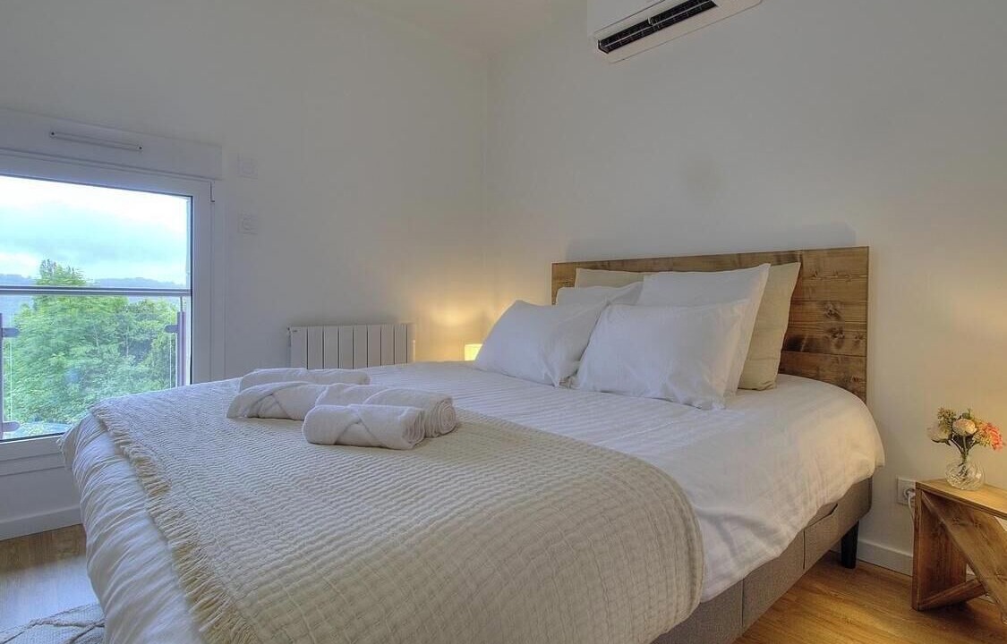 Photo of Bedroom in Leaz