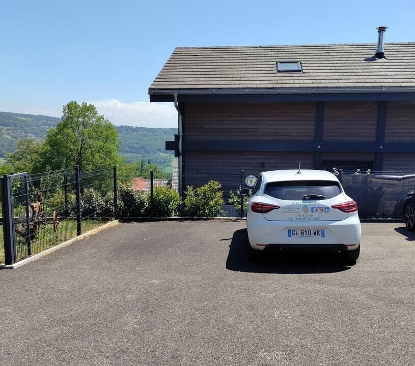 Photo of Outdoor in Leaz
