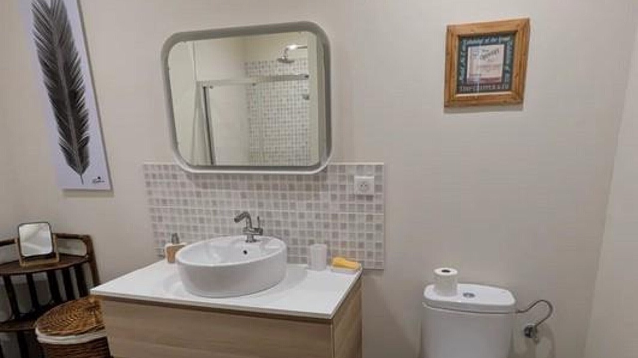 Photo of Bathroom in Bourbon-l'Archambault
