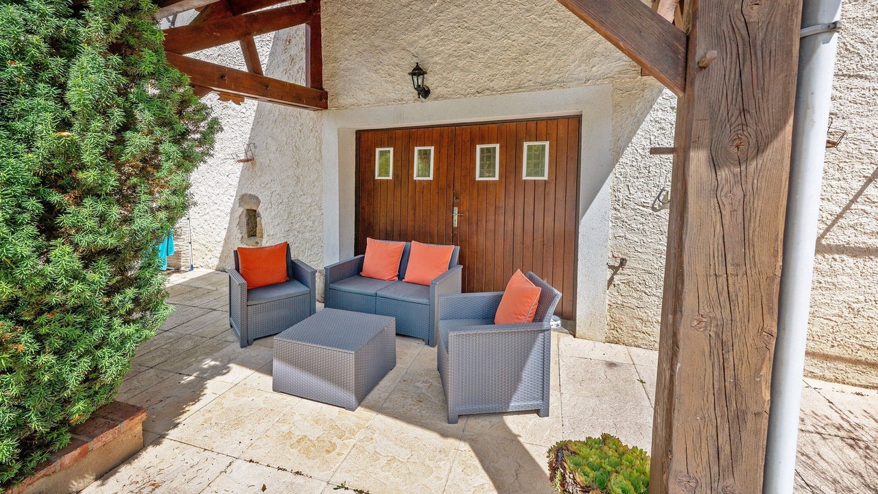 Photo of Patio Balcony in Chardonnay