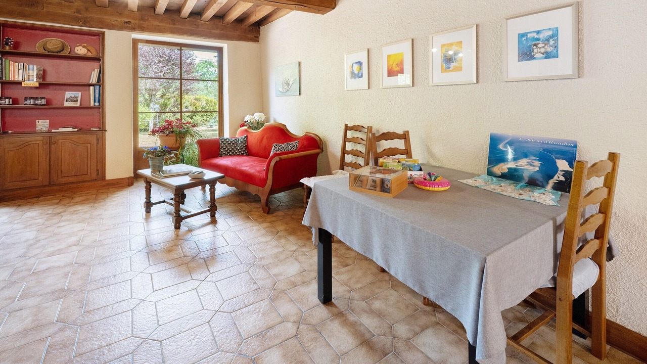 Photo of Livingroom in Chardonnay