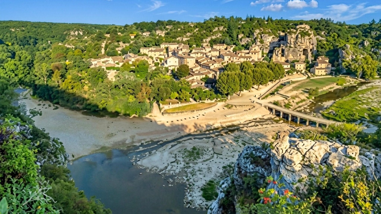 Photo of Others in Sampzon