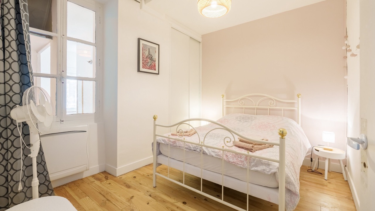 Photo of Bedroom in Arnay-le-Duc