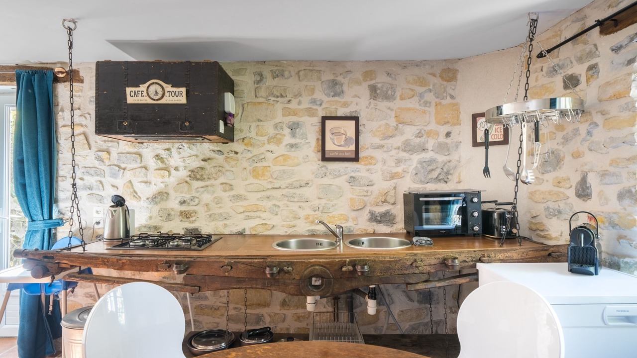 Photo of Kitchen in Saint-Alban-sous-Sampzon