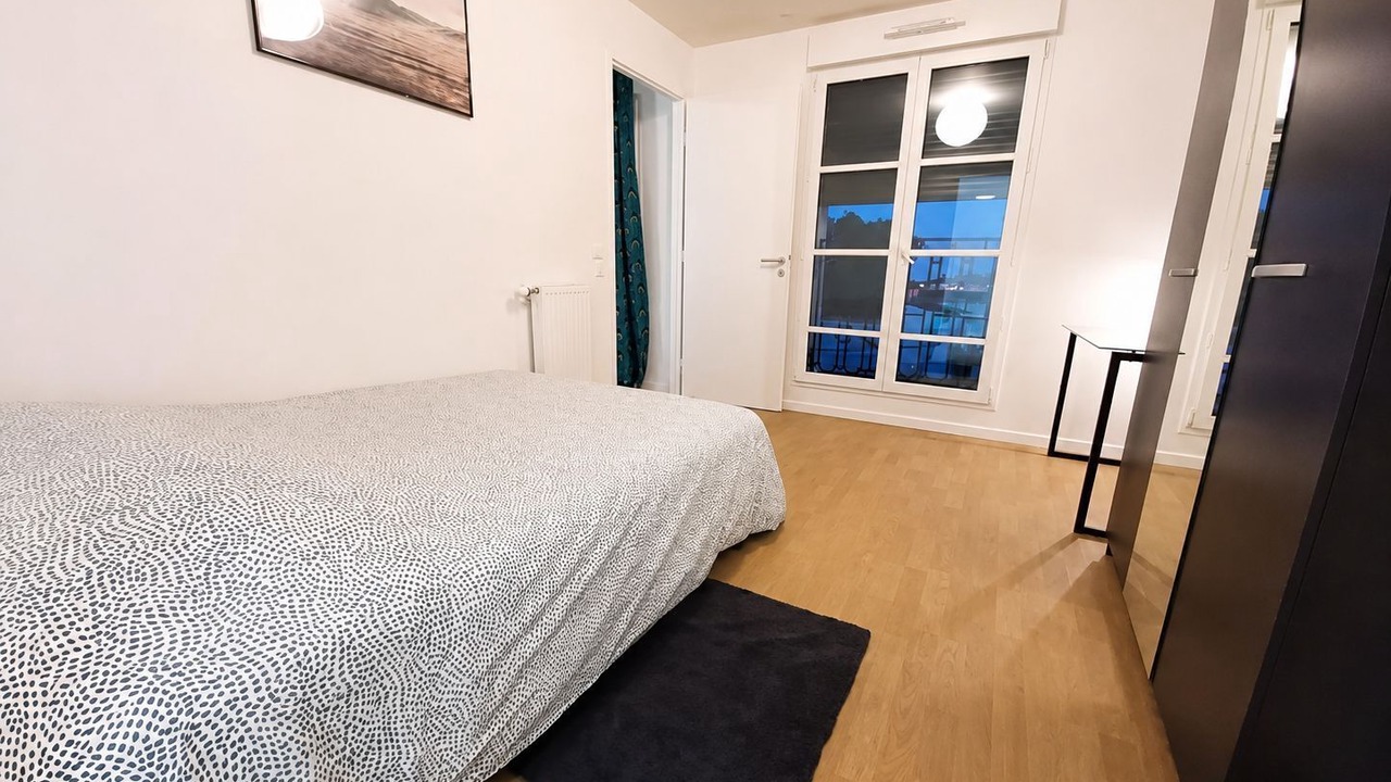 Photo of Bedroom in Clamart