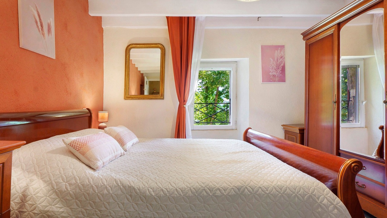 Photo of Bedroom in Rhone Crussol