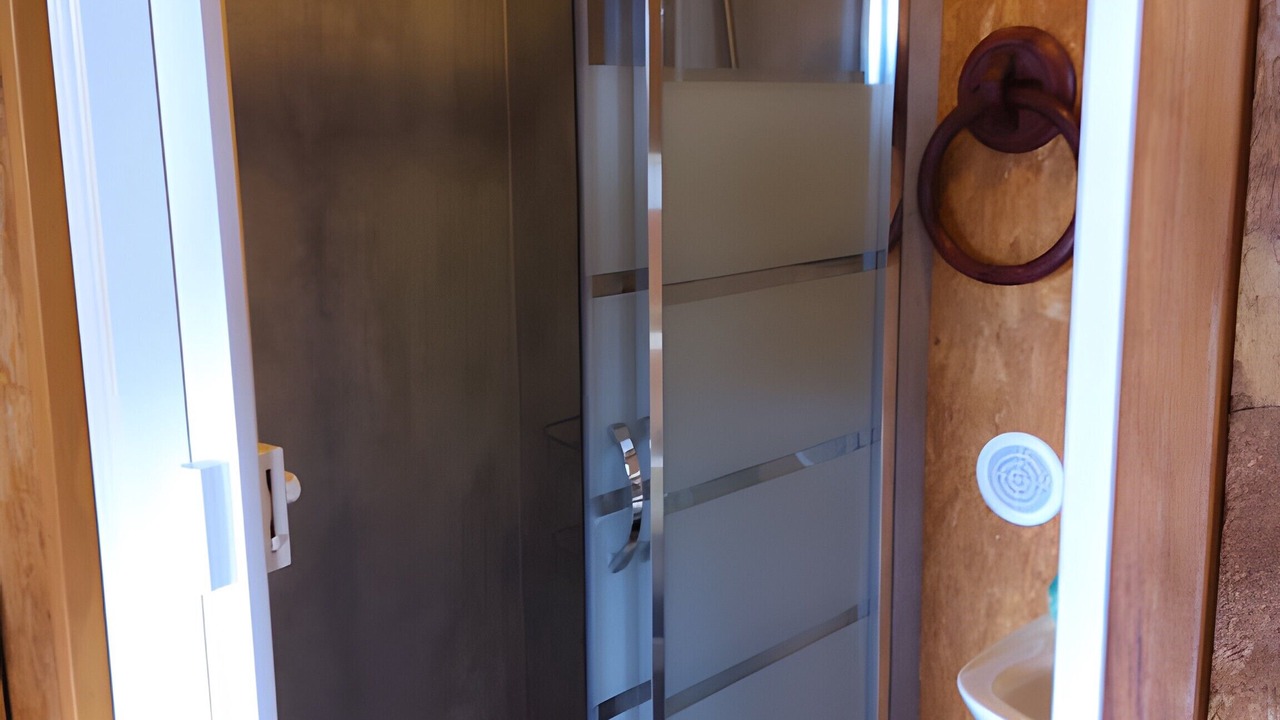 Photo of Bathroom in Chaumard