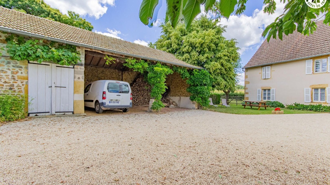 Photo of Outdoor in Saint-Christophe-en-Brionnais