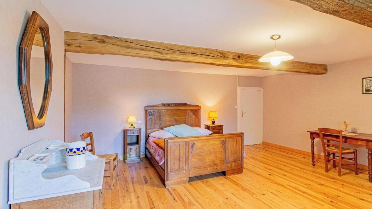 Photo of Bedroom in Saint-Christophe-en-Brionnais