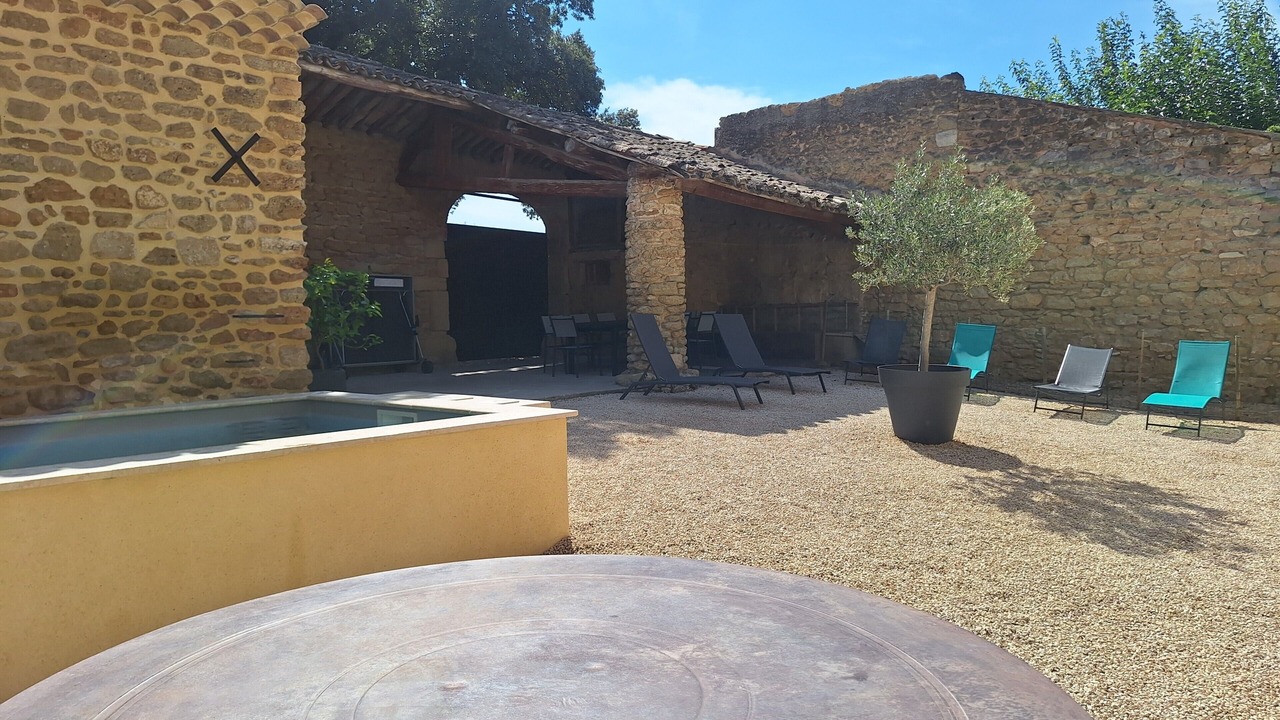 Photo of Outdoor in Suze-la-Rousse