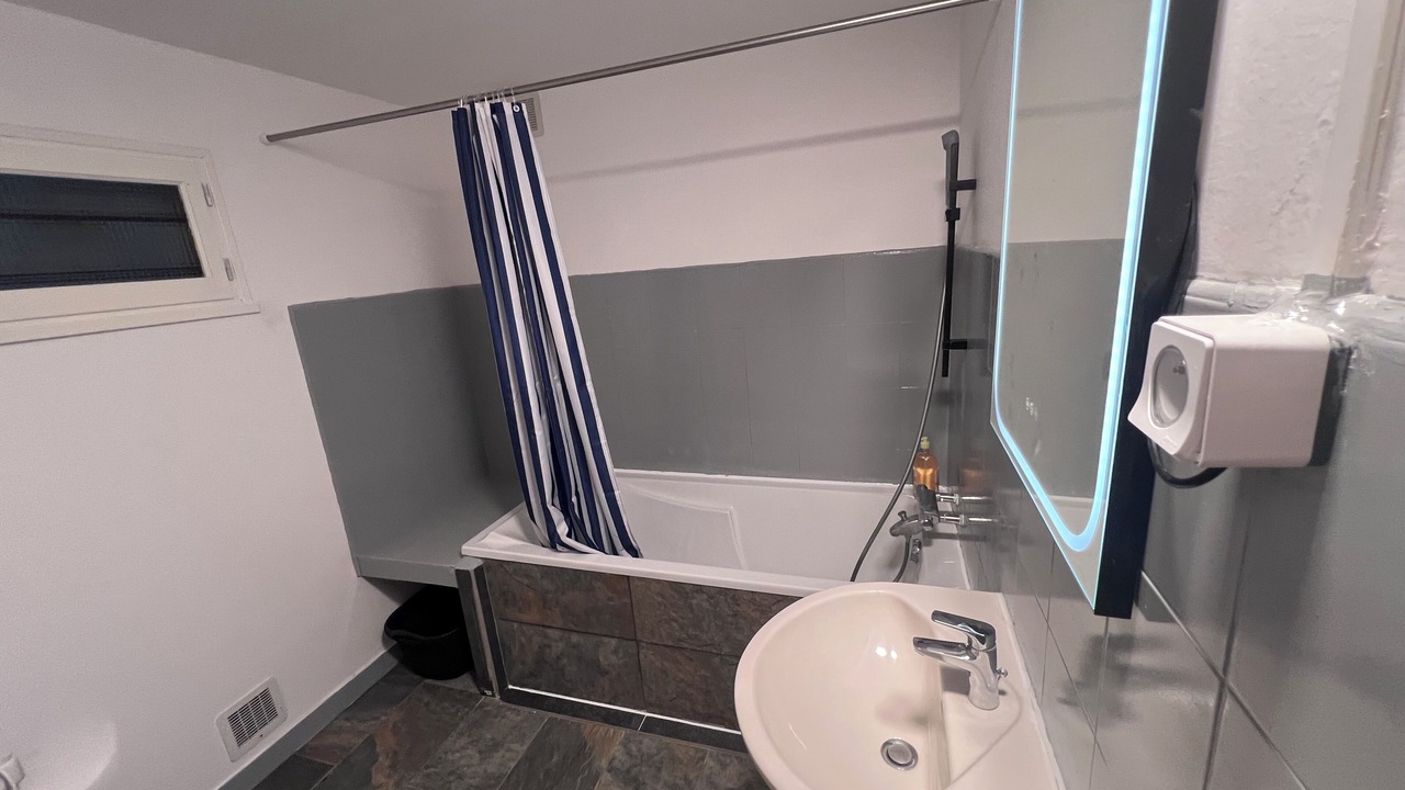 Photo of Bathroom in Donzy
