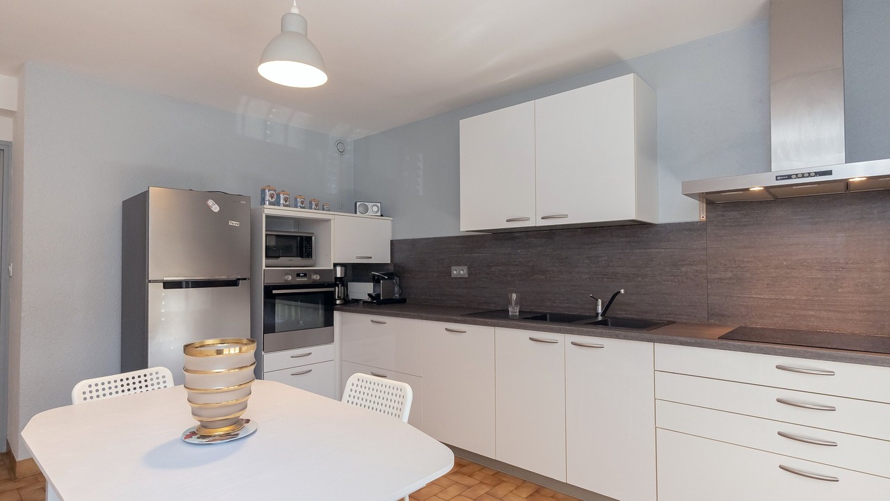 Photo of Kitchen in Saint-Etienne-de-Saint-Geoirs
