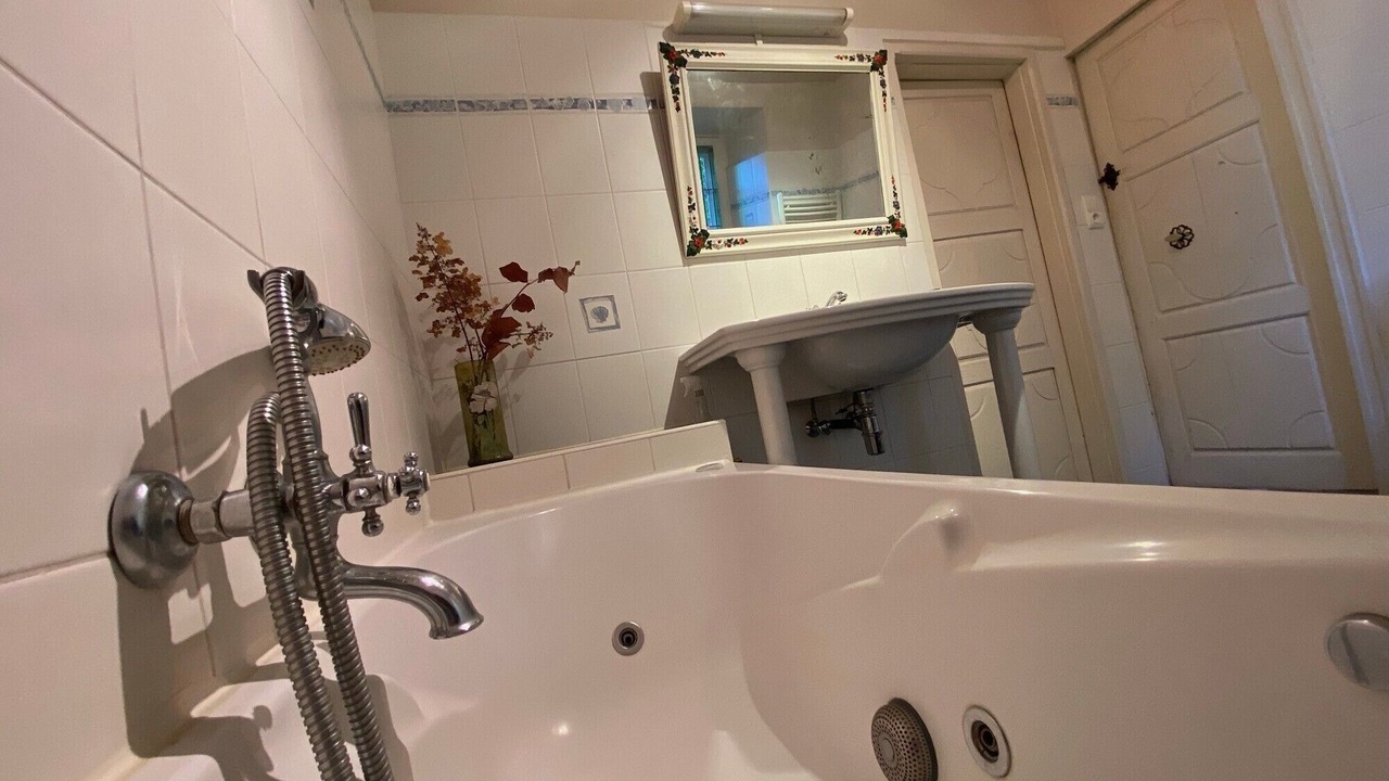 Photo of Bathroom in Saint-Martin-sous-Vigouroux