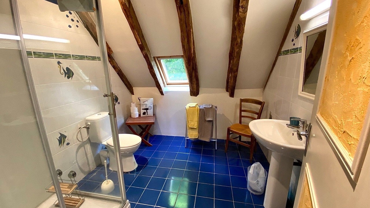 Photo of Bathroom in Saint-Martin-sous-Vigouroux