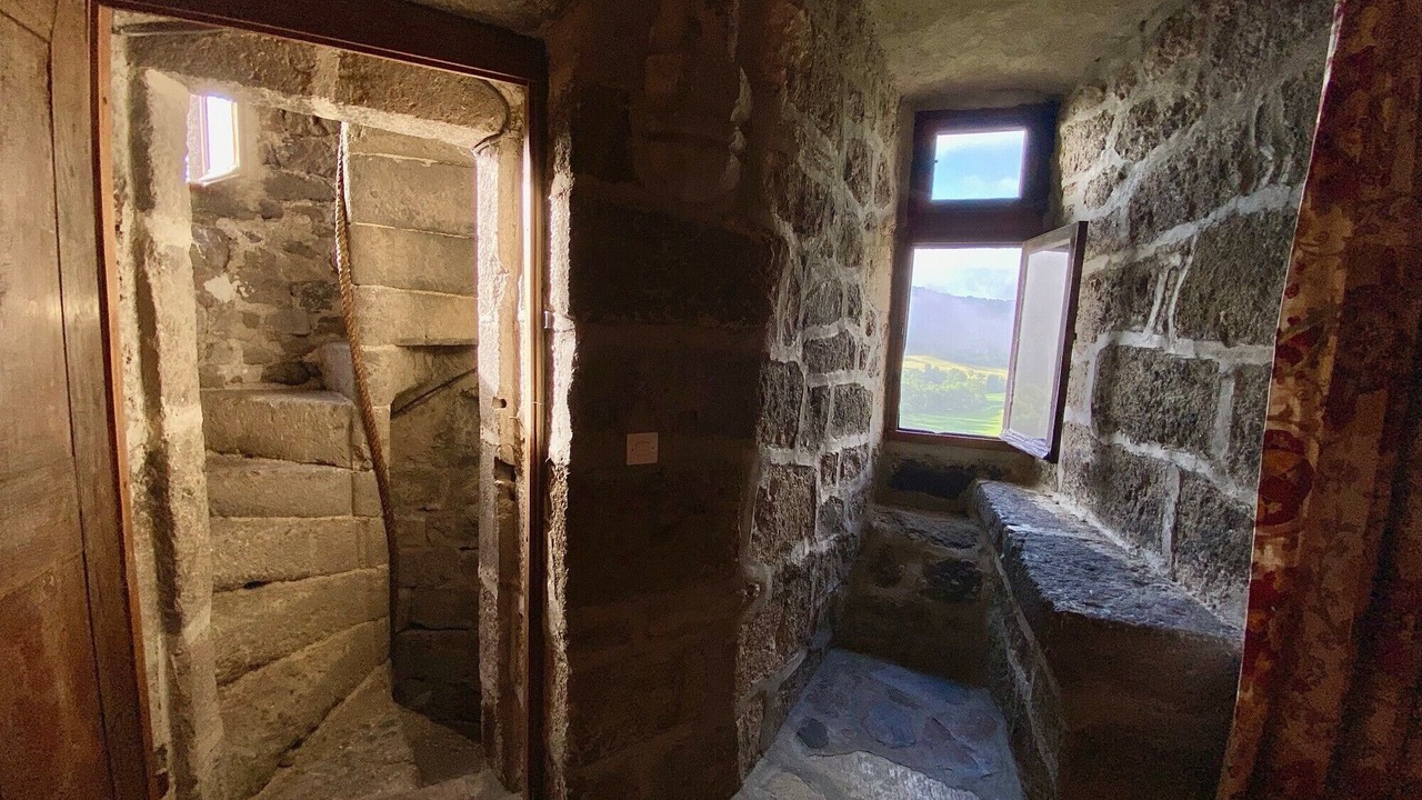 Photo of Bathroom in Saint-Martin-sous-Vigouroux