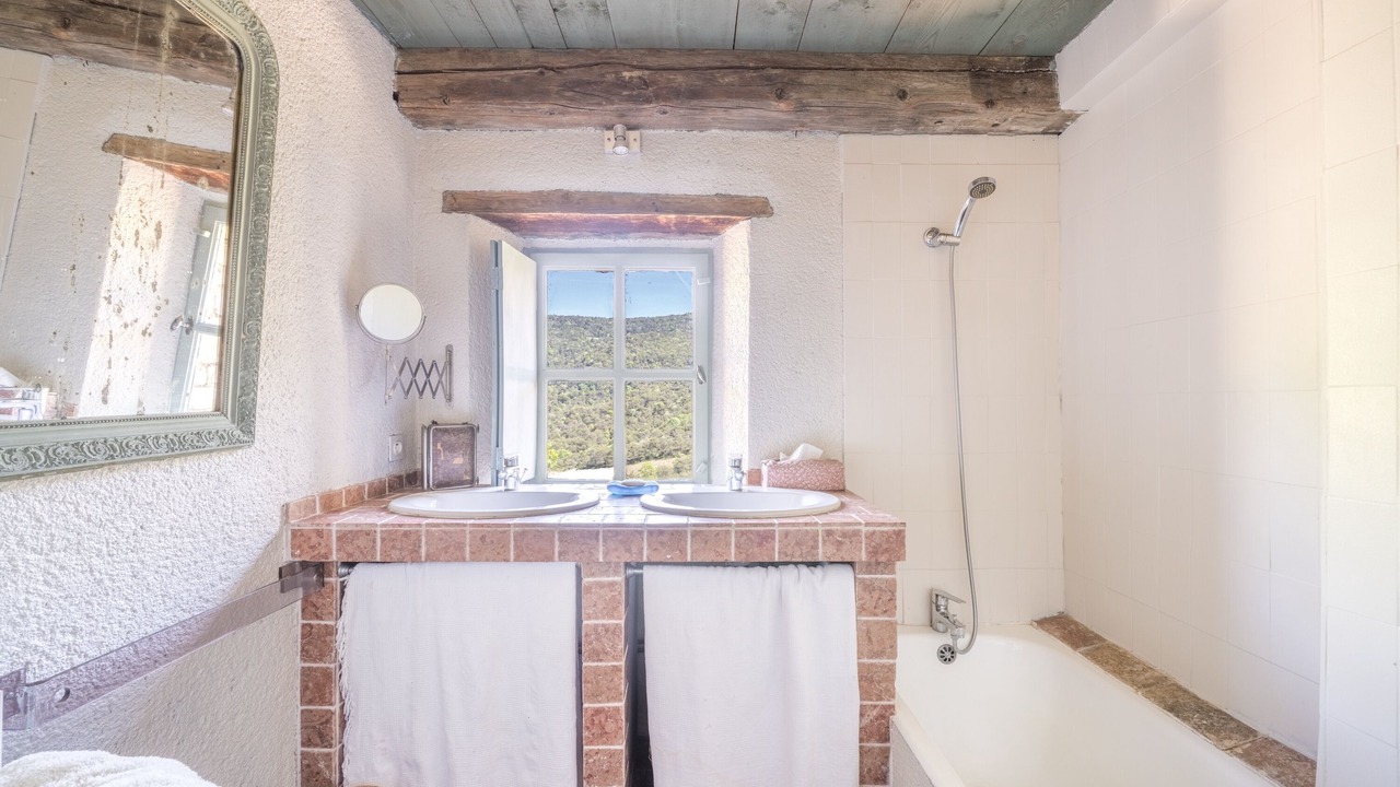 Photo of Bathroom in Suze