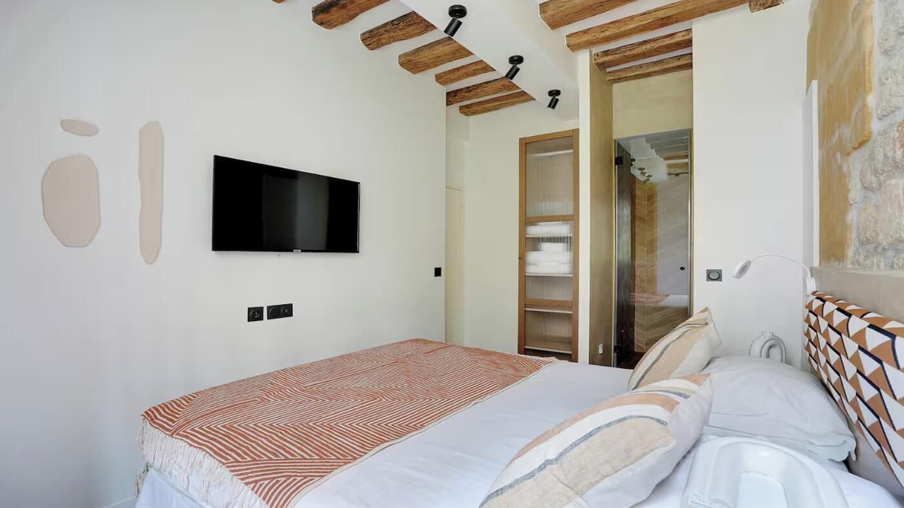 Photo of Bedroom in Marais
