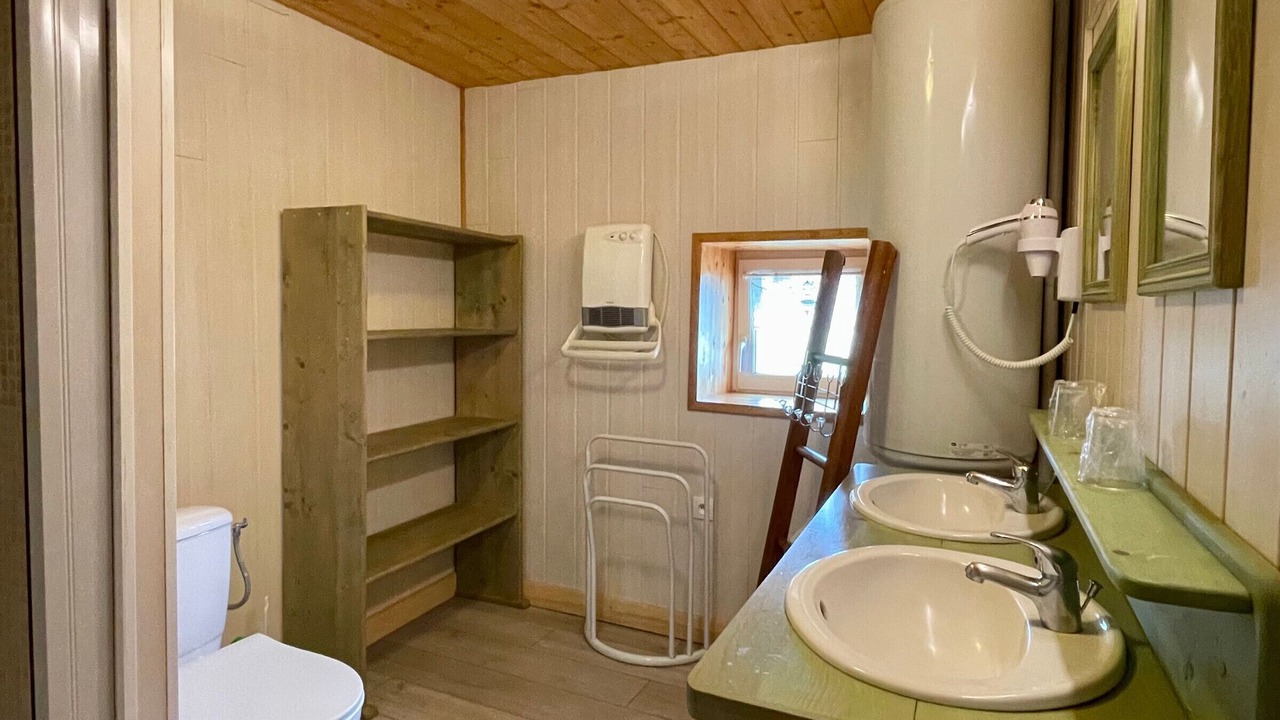 Photo of Bathroom in Alleyras