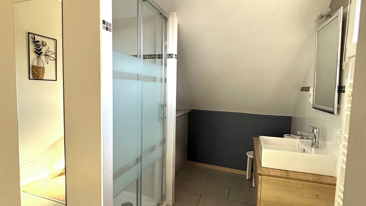 Photo of Bathroom in Gilly-les-Citeaux