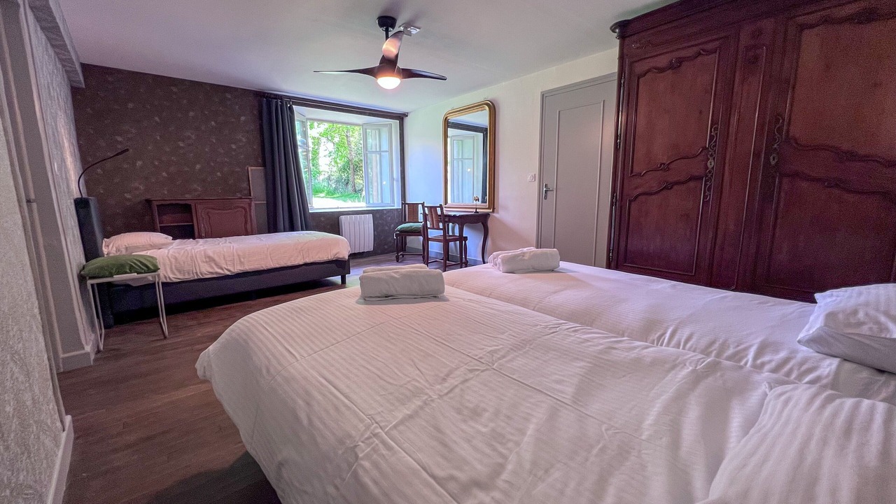 Photo of Bedroom in Magny-les-Jussey