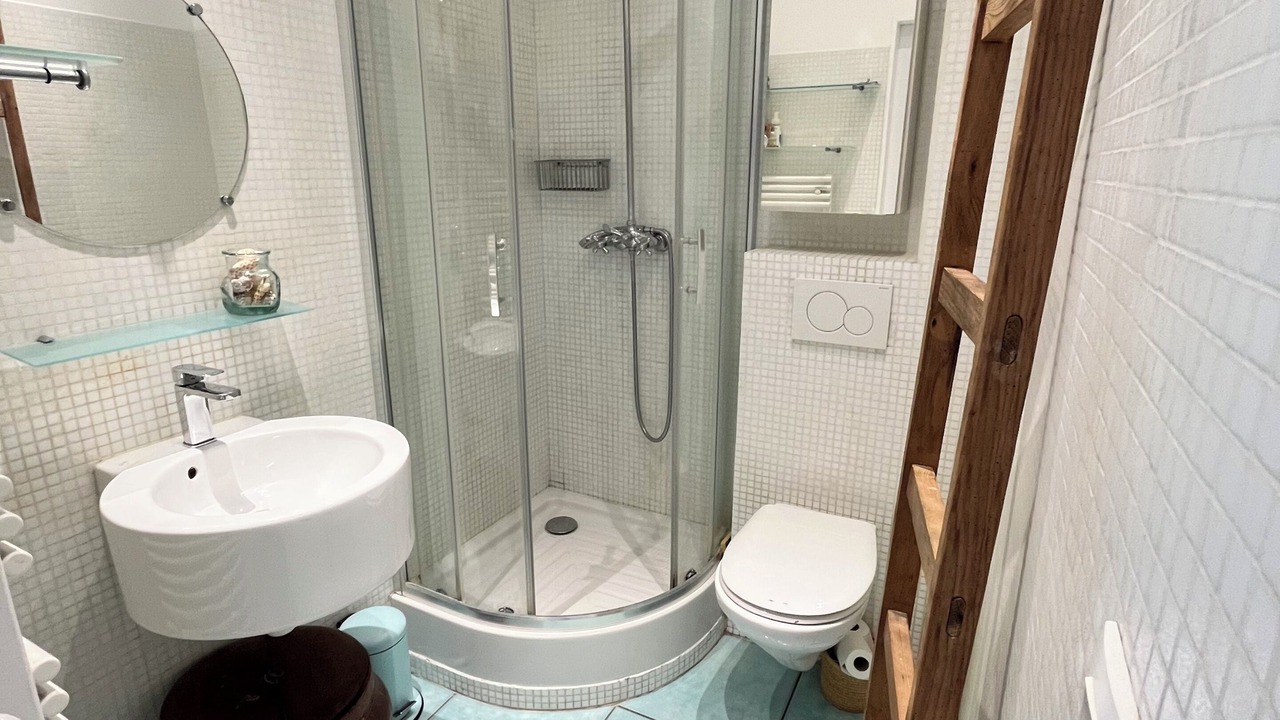 Photo of Bathroom in Vignerons
