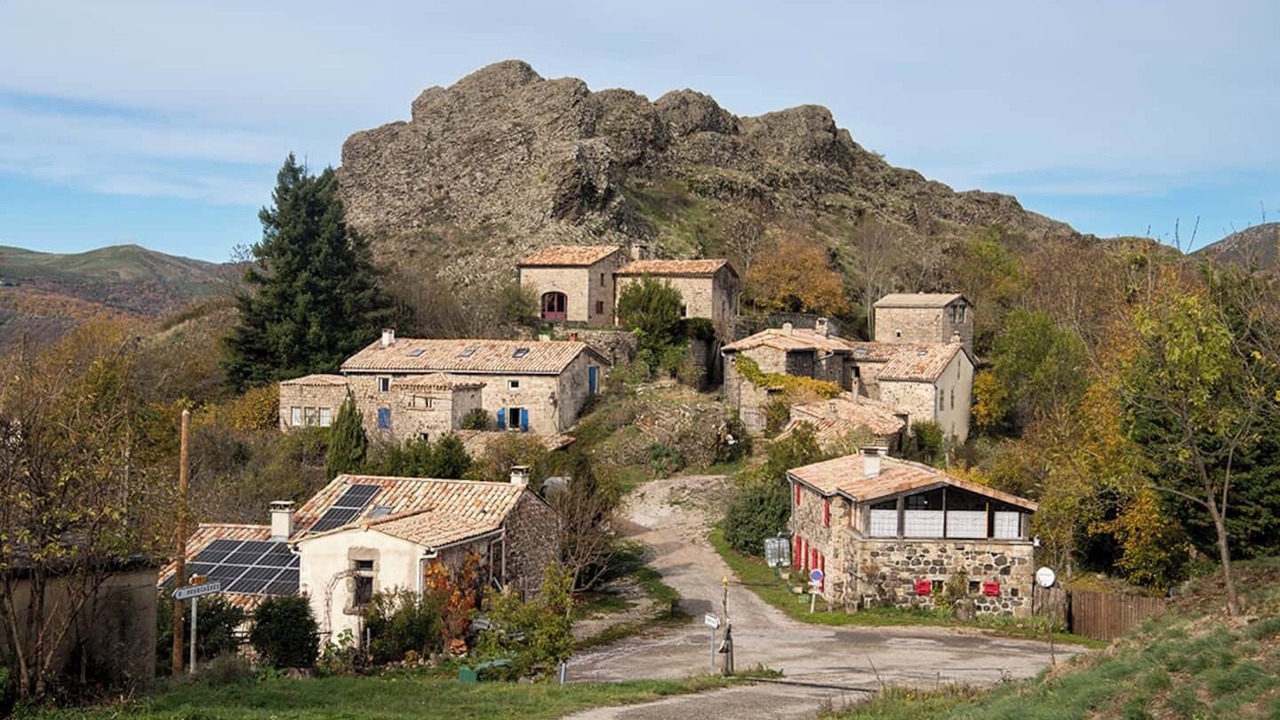 Photo of Others in Ajoux
