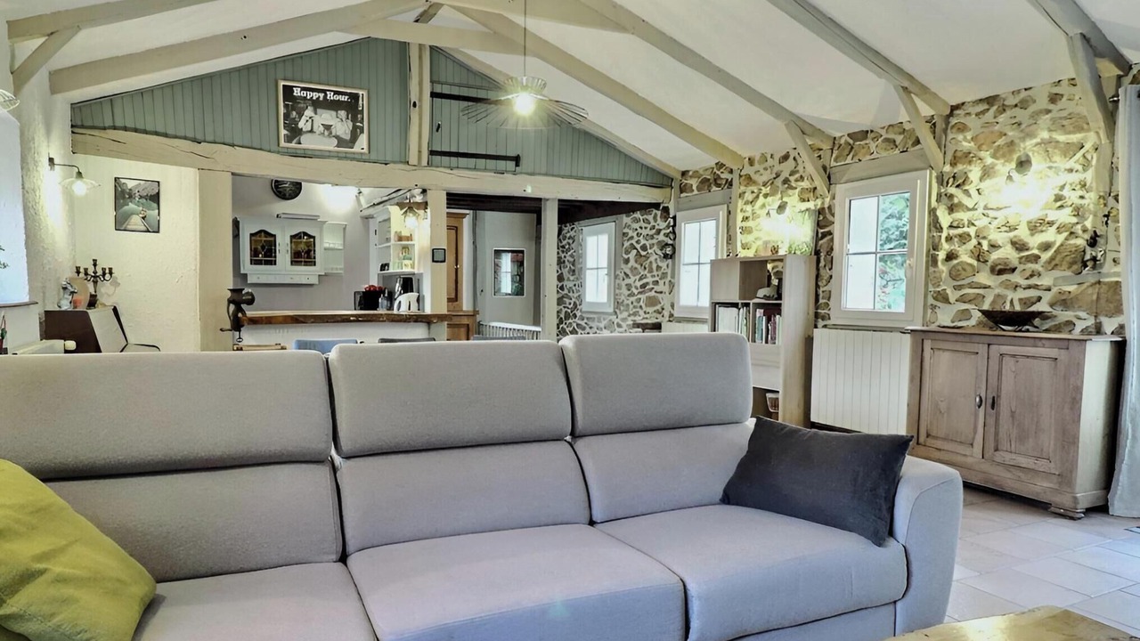 Photo of Livingroom in Labastide-sur-Besorgues
