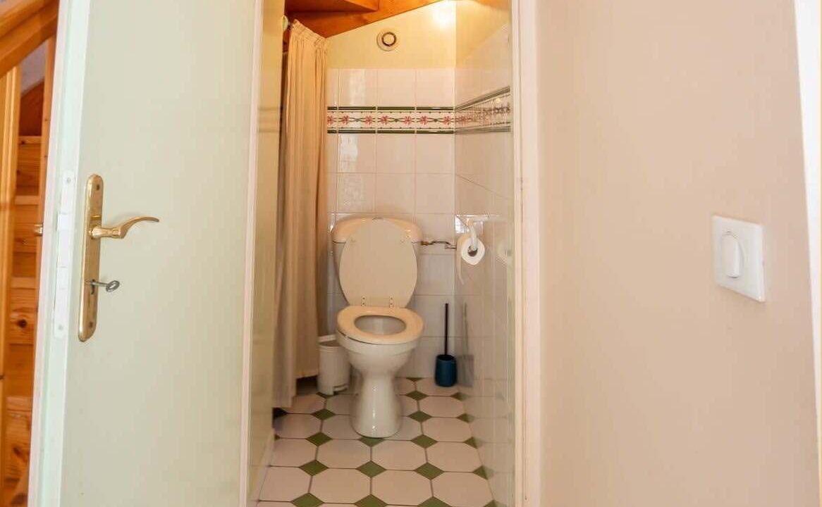 Photo of Bathroom in Corzent