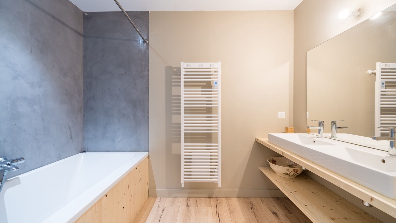 Photo of Bathroom in Prinsuejols