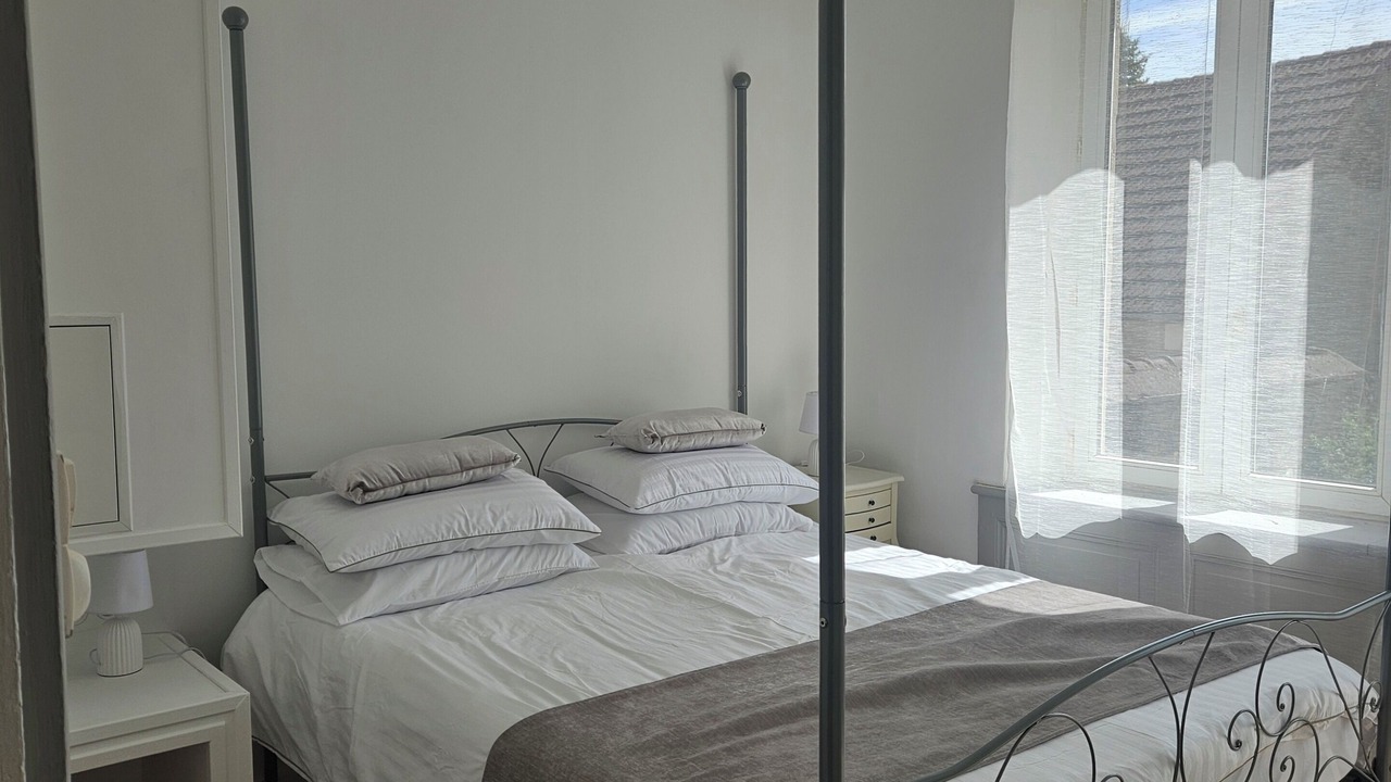 Photo of Bedroom in Chateauneuf-Val-de-Bargis