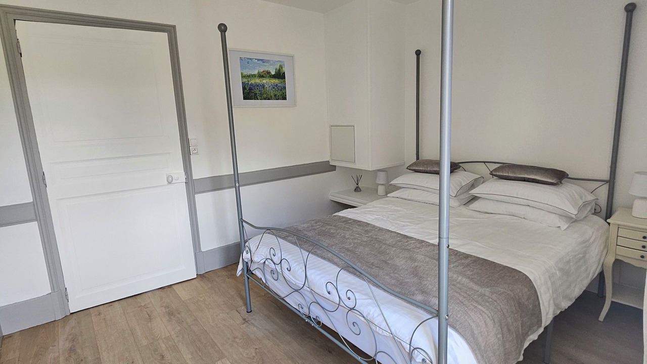 Photo of Bedroom in Chateauneuf-Val-de-Bargis