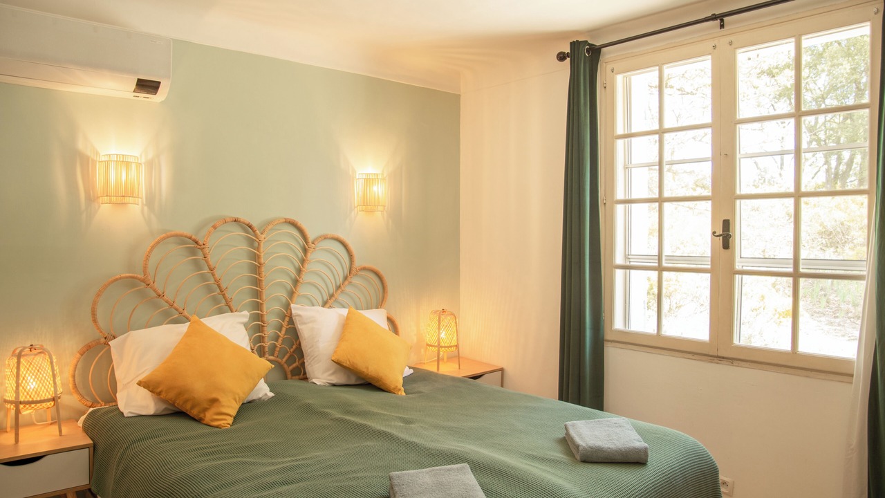 Photo of Bedroom in Saint-Pierre-de-Vassols