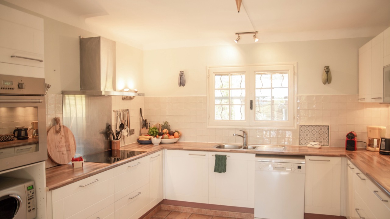 Photo of Kitchen in Saint-Pierre-de-Vassols