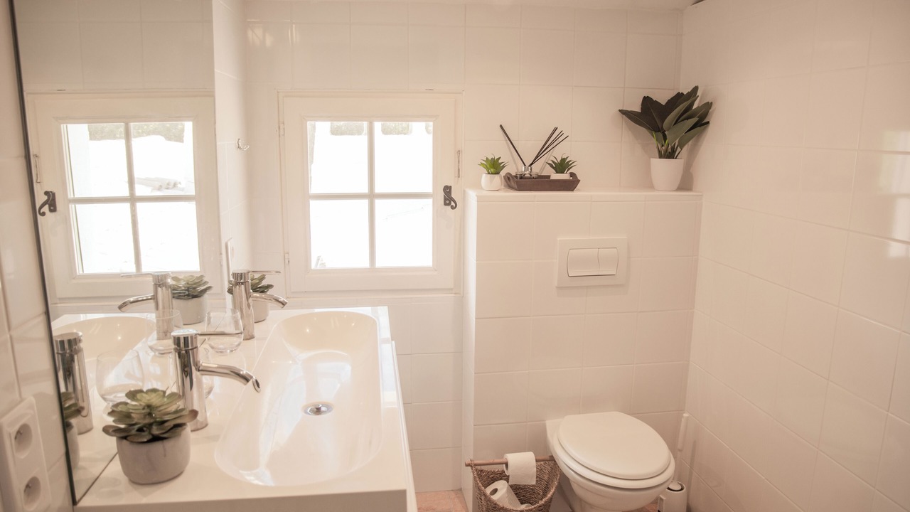 Photo of Bathroom in Saint-Pierre-de-Vassols
