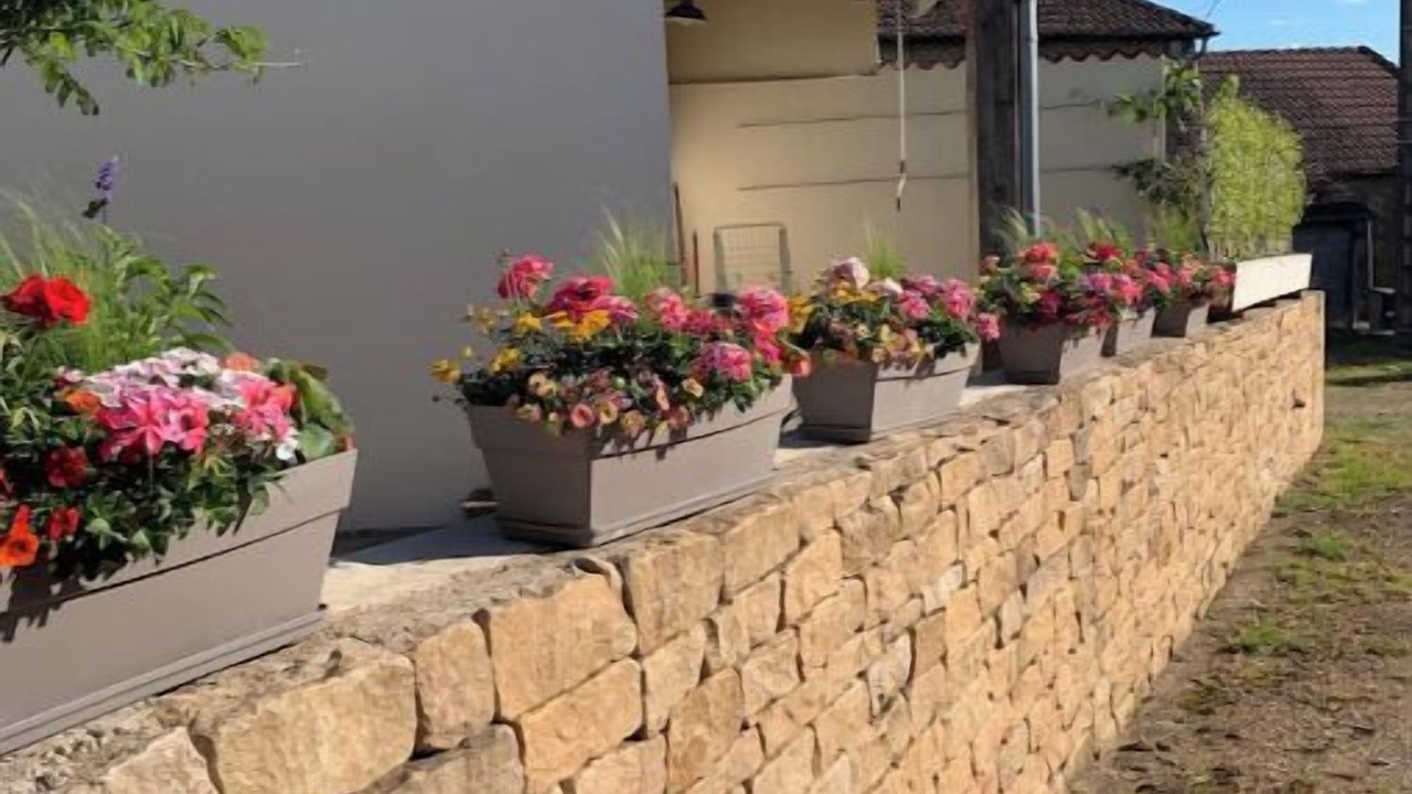 Photo of Outdoor in Gourgeon